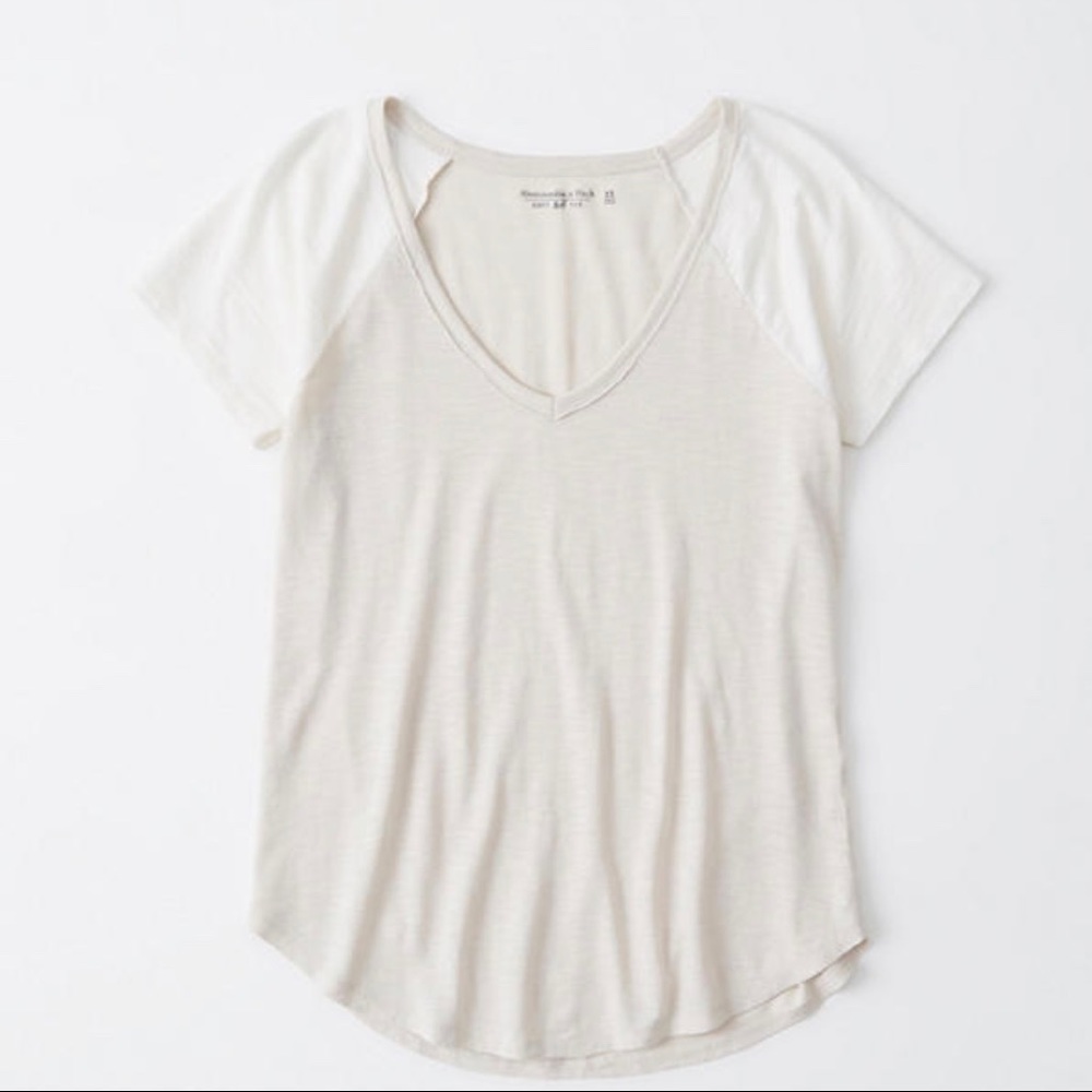 BRAND NEW!! Abercrombie cream colorblock V neck - Picture 1 of 4